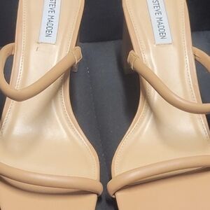 Steve Madden Women’s Gemini Nude Block Heel Sandals Size 10M New